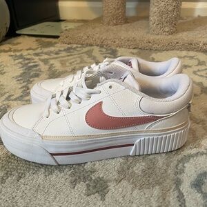 Nike Court Legacy Lift